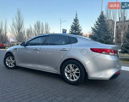 Серый Киа K5, объемом двигателя 2 л и пробегом 292 тыс. км за 11000 $, фото 8 на Automoto.ua