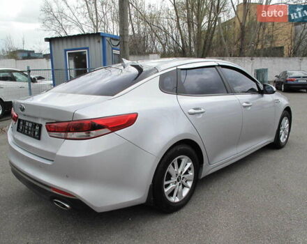 Серый Киа K5, объемом двигателя 2 л и пробегом 327 тыс. км за 11600 $, фото 7 на Automoto.ua