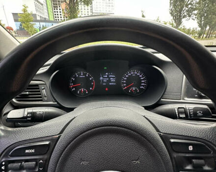 Серый Киа K5, объемом двигателя 2 л и пробегом 305 тыс. км за 10850 $, фото 11 на Automoto.ua