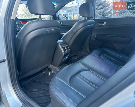 Серый Киа K5, объемом двигателя 2 л и пробегом 292 тыс. км за 11000 $, фото 22 на Automoto.ua