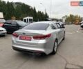 Серый Киа K5, объемом двигателя 2 л и пробегом 244 тыс. км за 11990 $, фото 5 на Automoto.ua