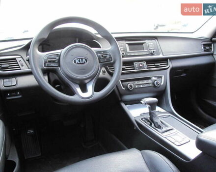 Сірий Кіа K5, об'ємом двигуна 2 л та пробігом 291 тис. км за 12800 $, фото 23 на Automoto.ua