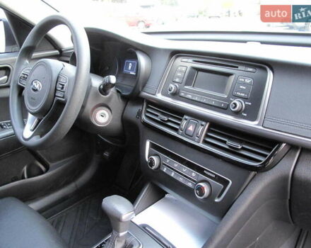 Сірий Кіа K5, об'ємом двигуна 2 л та пробігом 291 тис. км за 12800 $, фото 31 на Automoto.ua