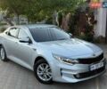 Серый Киа K5, объемом двигателя 2 л и пробегом 161 тыс. км за 10650 $, фото 1 на Automoto.ua