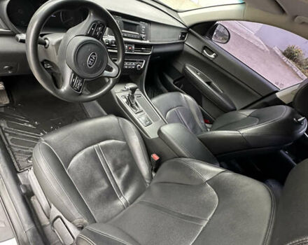 Серый Киа K5, объемом двигателя 2 л и пробегом 305 тыс. км за 10850 $, фото 9 на Automoto.ua