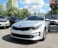 Серый Киа K5, объемом двигателя 2 л и пробегом 297 тыс. км за 12200 $, фото 1 на Automoto.ua