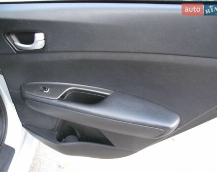 Сірий Кіа K5, об'ємом двигуна 2 л та пробігом 291 тис. км за 12800 $, фото 35 на Automoto.ua