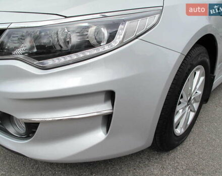 Серый Киа K5, объемом двигателя 2 л и пробегом 327 тыс. км за 11600 $, фото 16 на Automoto.ua