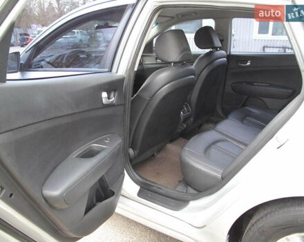 Серый Киа K5, объемом двигателя 2 л и пробегом 327 тыс. км за 11600 $, фото 31 на Automoto.ua