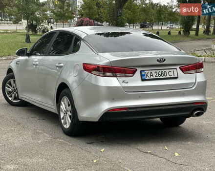 Серый Киа K5, объемом двигателя 2 л и пробегом 305 тыс. км за 10850 $, фото 3 на Automoto.ua