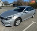 Сірий Кіа K5, об'ємом двигуна 2 л та пробігом 200 тис. км за 10200 $, фото 1 на Automoto.ua