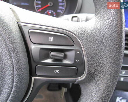 Серый Киа K5, объемом двигателя 2 л и пробегом 327 тыс. км за 11600 $, фото 52 на Automoto.ua