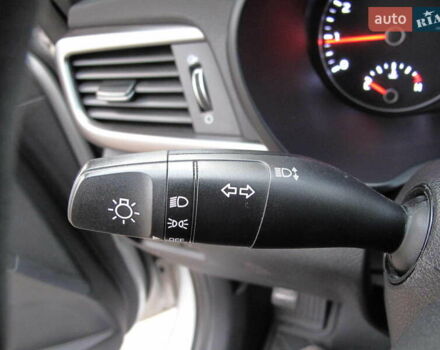 Сірий Кіа K5, об'ємом двигуна 2 л та пробігом 291 тис. км за 12800 $, фото 43 на Automoto.ua