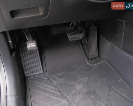 Сірий Кіа K5, об'ємом двигуна 2 л та пробігом 291 тис. км за 12800 $, фото 18 на Automoto.ua