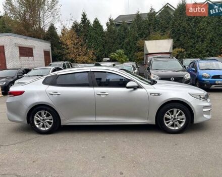 Серый Киа K5, объемом двигателя 2 л и пробегом 244 тыс. км за 11990 $, фото 6 на Automoto.ua