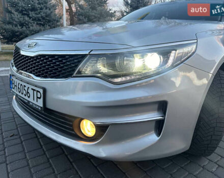 Серый Киа K5, объемом двигателя 2 л и пробегом 292 тыс. км за 11000 $, фото 45 на Automoto.ua
