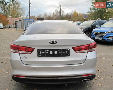 Сірий Кіа K5, об'ємом двигуна 2 л та пробігом 291 тис. км за 12800 $, фото 6 на Automoto.ua