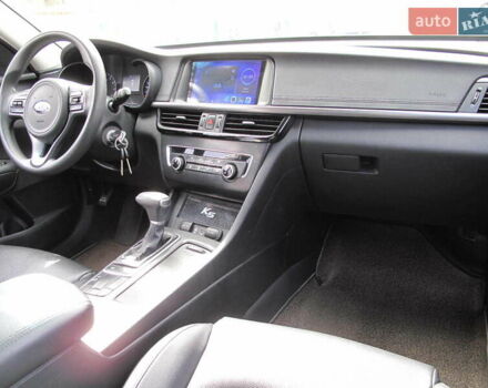 Серый Киа K5, объемом двигателя 2 л и пробегом 327 тыс. км за 11600 $, фото 46 на Automoto.ua