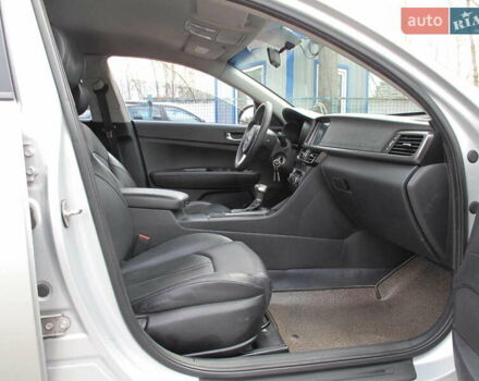 Серый Киа K5, объемом двигателя 2 л и пробегом 327 тыс. км за 11600 $, фото 44 на Automoto.ua