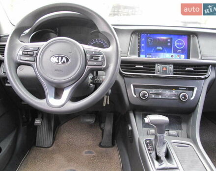 Серый Киа K5, объемом двигателя 2 л и пробегом 327 тыс. км за 11600 $, фото 36 на Automoto.ua