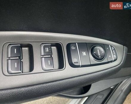 Сірий Кіа K5, об'ємом двигуна 2 л та пробігом 322 тис. км за 11990 $, фото 6 на Automoto.ua