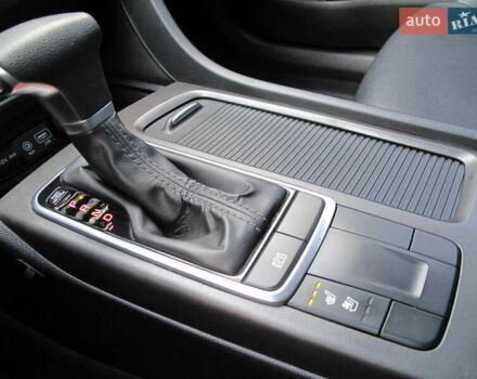 Сірий Кіа K5, об'ємом двигуна 2 л та пробігом 291 тис. км за 12800 $, фото 52 на Automoto.ua