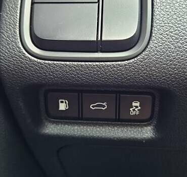 Серый Киа K5, объемом двигателя 2 л и пробегом 206 тыс. км за 14900 $, фото 25 на Automoto.ua