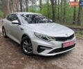 Серый Киа K5, объемом двигателя 2 л и пробегом 203 тыс. км за 12700 $, фото 1 на Automoto.ua