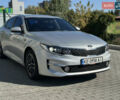 Серый Киа K5, объемом двигателя 2 л и пробегом 73 тыс. км за 15800 $, фото 1 на Automoto.ua
