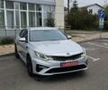 Серый Киа K5, объемом двигателя 2 л и пробегом 206 тыс. км за 14900 $, фото 2 на Automoto.ua