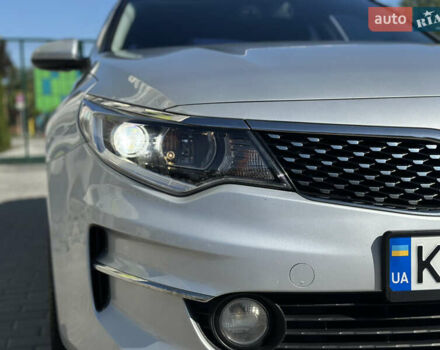 Серый Киа K5, объемом двигателя 2 л и пробегом 73 тыс. км за 15800 $, фото 6 на Automoto.ua