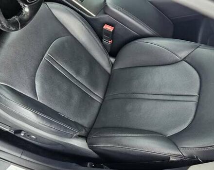 Серый Киа K5, объемом двигателя 2 л и пробегом 206 тыс. км за 14900 $, фото 13 на Automoto.ua