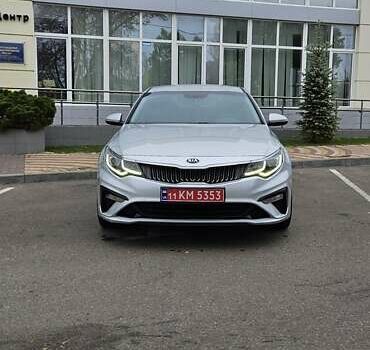 Серый Киа K5, объемом двигателя 2 л и пробегом 206 тыс. км за 14900 $, фото 3 на Automoto.ua