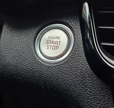 Серый Киа K5, объемом двигателя 2 л и пробегом 206 тыс. км за 14900 $, фото 34 на Automoto.ua