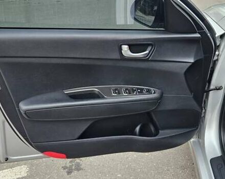 Серый Киа K5, объемом двигателя 2 л и пробегом 206 тыс. км за 14900 $, фото 11 на Automoto.ua