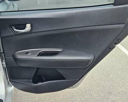 Серый Киа K5, объемом двигателя 2 л и пробегом 206 тыс. км за 14900 $, фото 32 на Automoto.ua