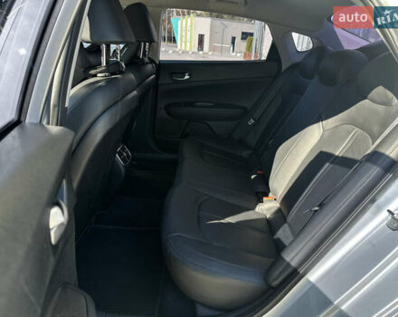Серый Киа K5, объемом двигателя 2 л и пробегом 73 тыс. км за 15800 $, фото 17 на Automoto.ua