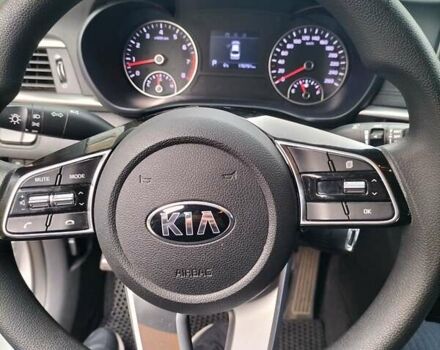Серый Киа K5, объемом двигателя 2 л и пробегом 176 тыс. км за 16500 $, фото 11 на Automoto.ua