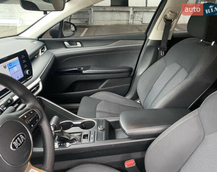 Серый Киа K5, объемом двигателя 1.6 л и пробегом 140 тыс. км за 20500 $, фото 28 на Automoto.ua