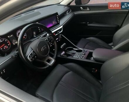 Серый Киа K5, объемом двигателя 2 л и пробегом 62 тыс. км за 24000 $, фото 18 на Automoto.ua