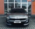 Серый Киа K5, объемом двигателя 2 л и пробегом 152 тыс. км за 19499 $, фото 1 на Automoto.ua