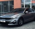 Серый Киа K5, объемом двигателя 2 л и пробегом 152 тыс. км за 21200 $, фото 1 на Automoto.ua