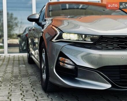 Серый Киа K5, объемом двигателя 2 л и пробегом 152 тыс. км за 19999 $, фото 7 на Automoto.ua