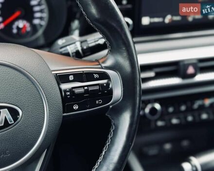 Серый Киа K5, объемом двигателя 2 л и пробегом 152 тыс. км за 19999 $, фото 26 на Automoto.ua