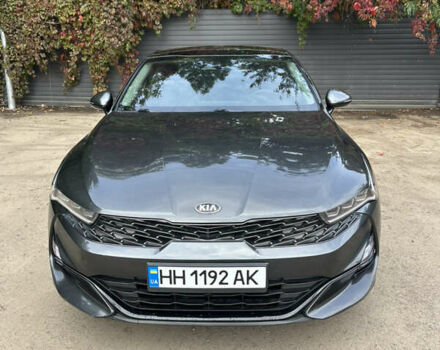 Серый Киа K5, объемом двигателя 2 л и пробегом 90 тыс. км за 23589 $, фото 3 на Automoto.ua