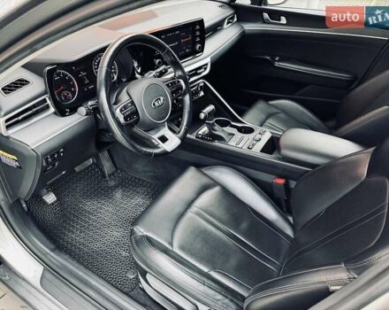 Серый Киа K5, объемом двигателя 2 л и пробегом 152 тыс. км за 19999 $, фото 20 на Automoto.ua