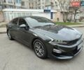 Серый Киа K5, объемом двигателя 2 л и пробегом 199 тыс. км за 19900 $, фото 1 на Automoto.ua