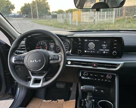 Сірий Кіа K5, об'ємом двигуна 1.6 л та пробігом 76 тис. км за 21300 $, фото 16 на Automoto.ua