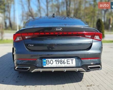 Серый Киа K5, объемом двигателя 2 л и пробегом 193 тыс. км за 20700 $, фото 5 на Automoto.ua