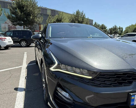 Сірий Кіа K5, об'ємом двигуна 2 л та пробігом 180 тис. км за 21200 $, фото 1 на Automoto.ua